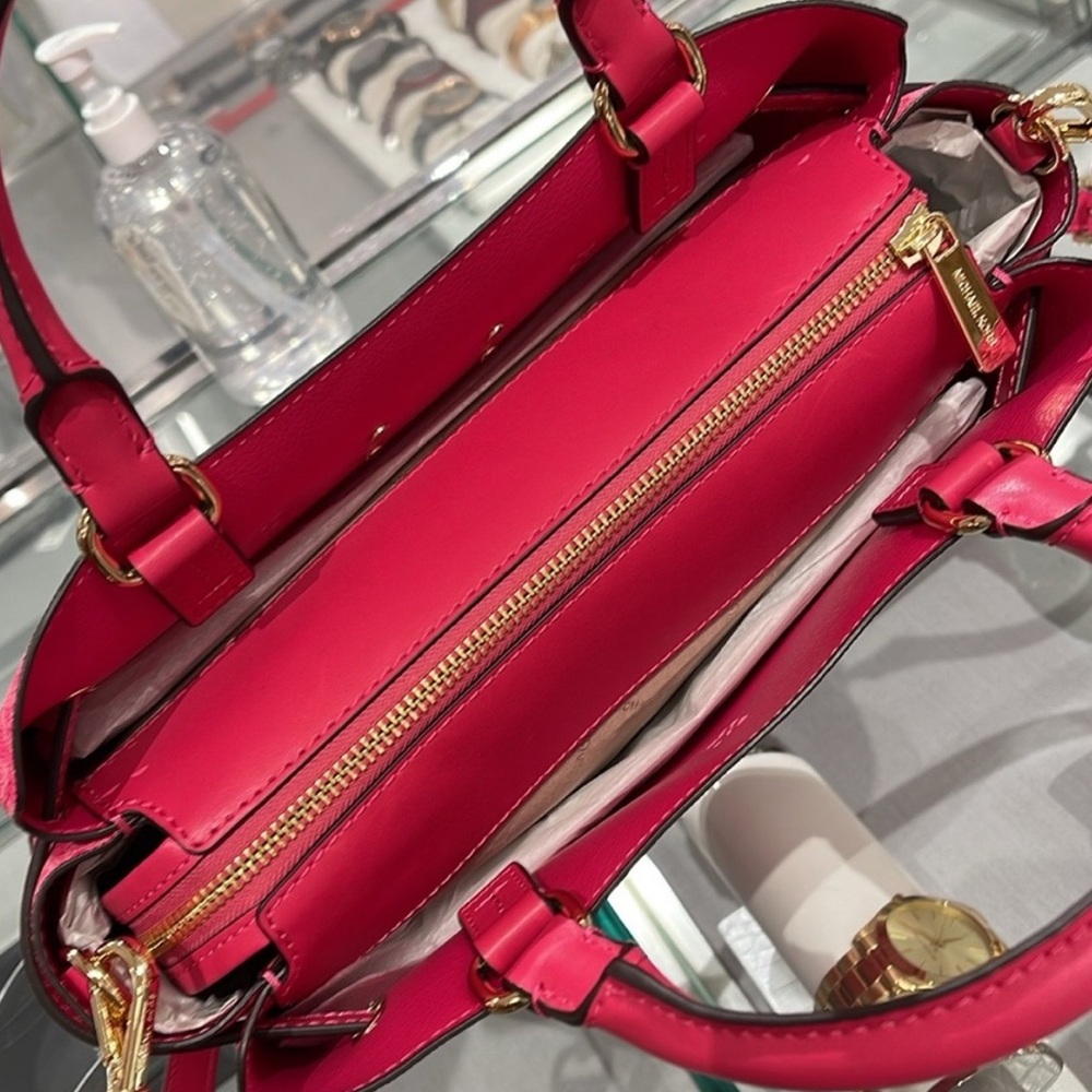 MICHAEL KORS 
Reed Large Graphic Logo Belted Satchel
Electric Pink 
NWT - Picture 4 of 10